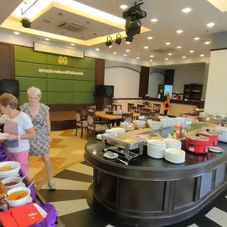 Mayflower Grande Hotel Phitsanulok Ngoại thất bức ảnh