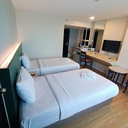Mayflower Grande Hotel Phitsanulok Ngoại thất bức ảnh