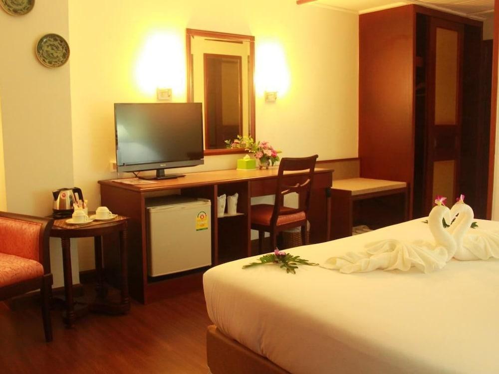 Mayflower Grande Hotel Phitsanulok Ngoại thất bức ảnh