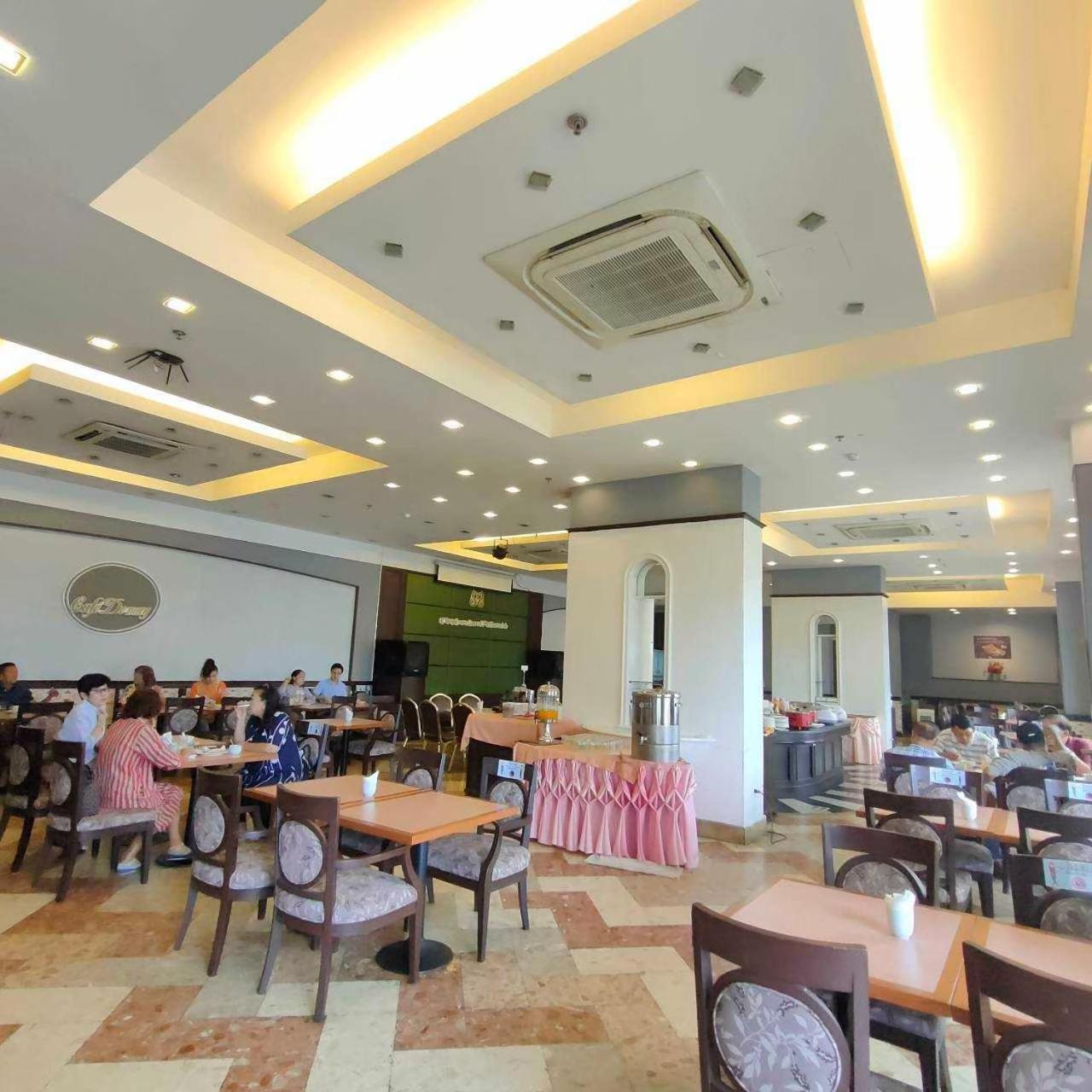 Mayflower Grande Hotel Phitsanulok Ngoại thất bức ảnh