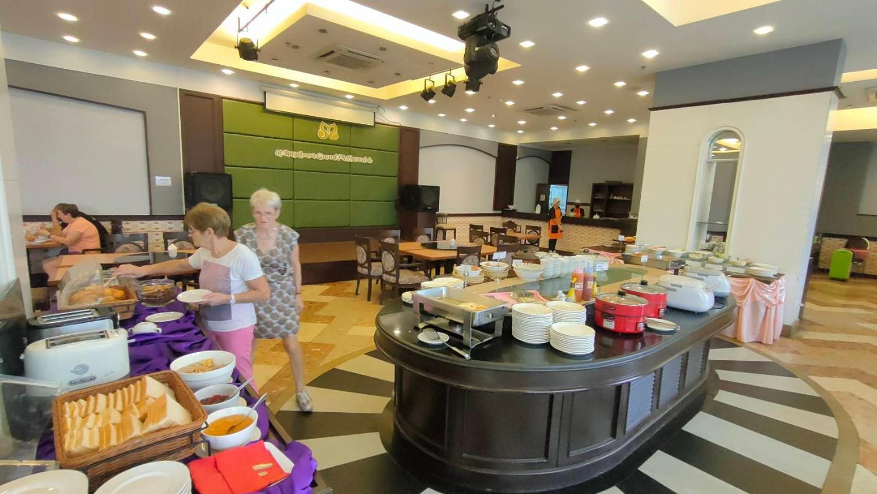 Mayflower Grande Hotel Phitsanulok Ngoại thất bức ảnh