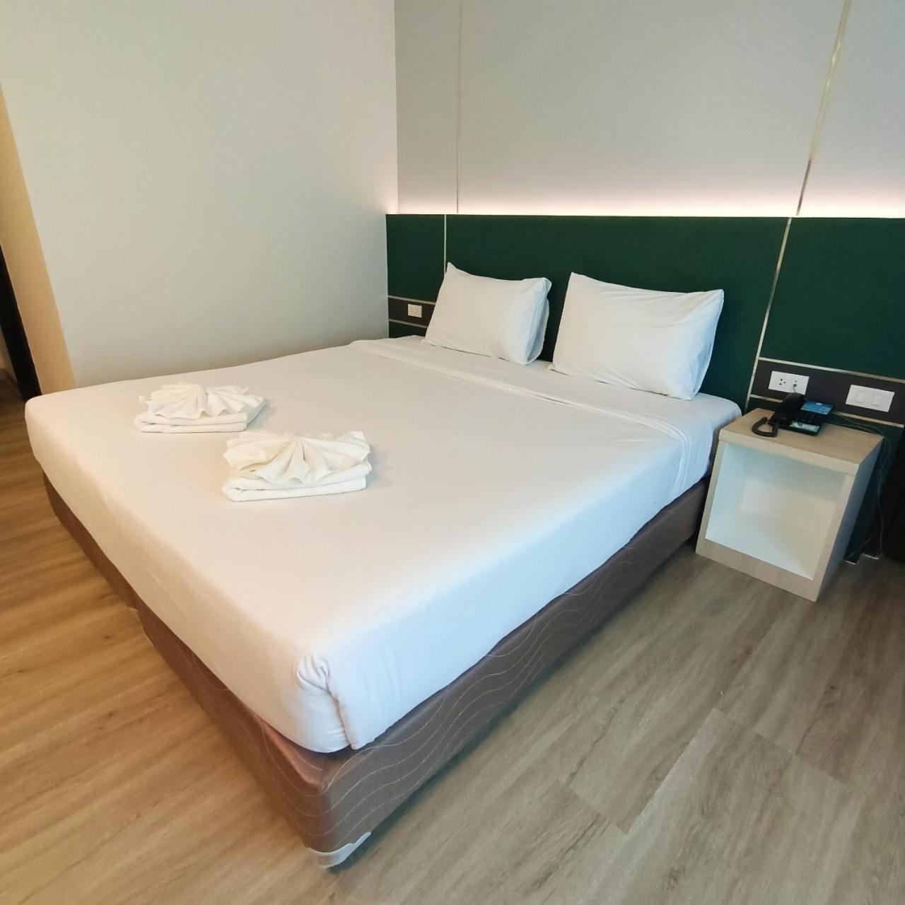 Mayflower Grande Hotel Phitsanulok Ngoại thất bức ảnh