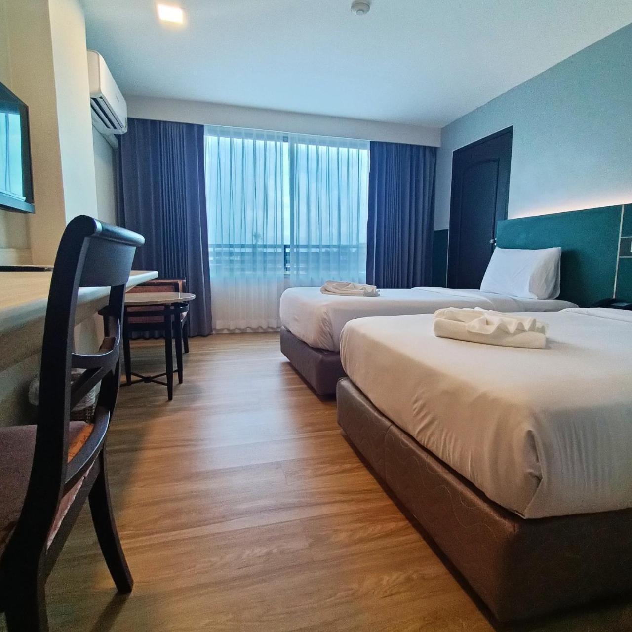 Mayflower Grande Hotel Phitsanulok Ngoại thất bức ảnh