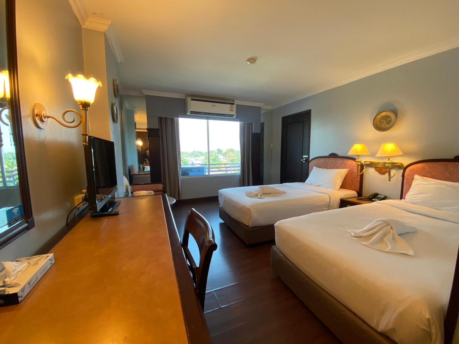 Mayflower Grande Hotel Phitsanulok Ngoại thất bức ảnh