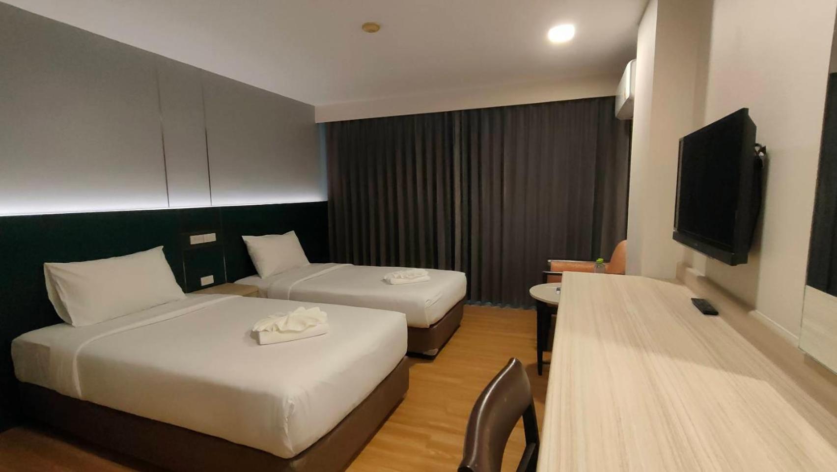 Mayflower Grande Hotel Phitsanulok Ngoại thất bức ảnh