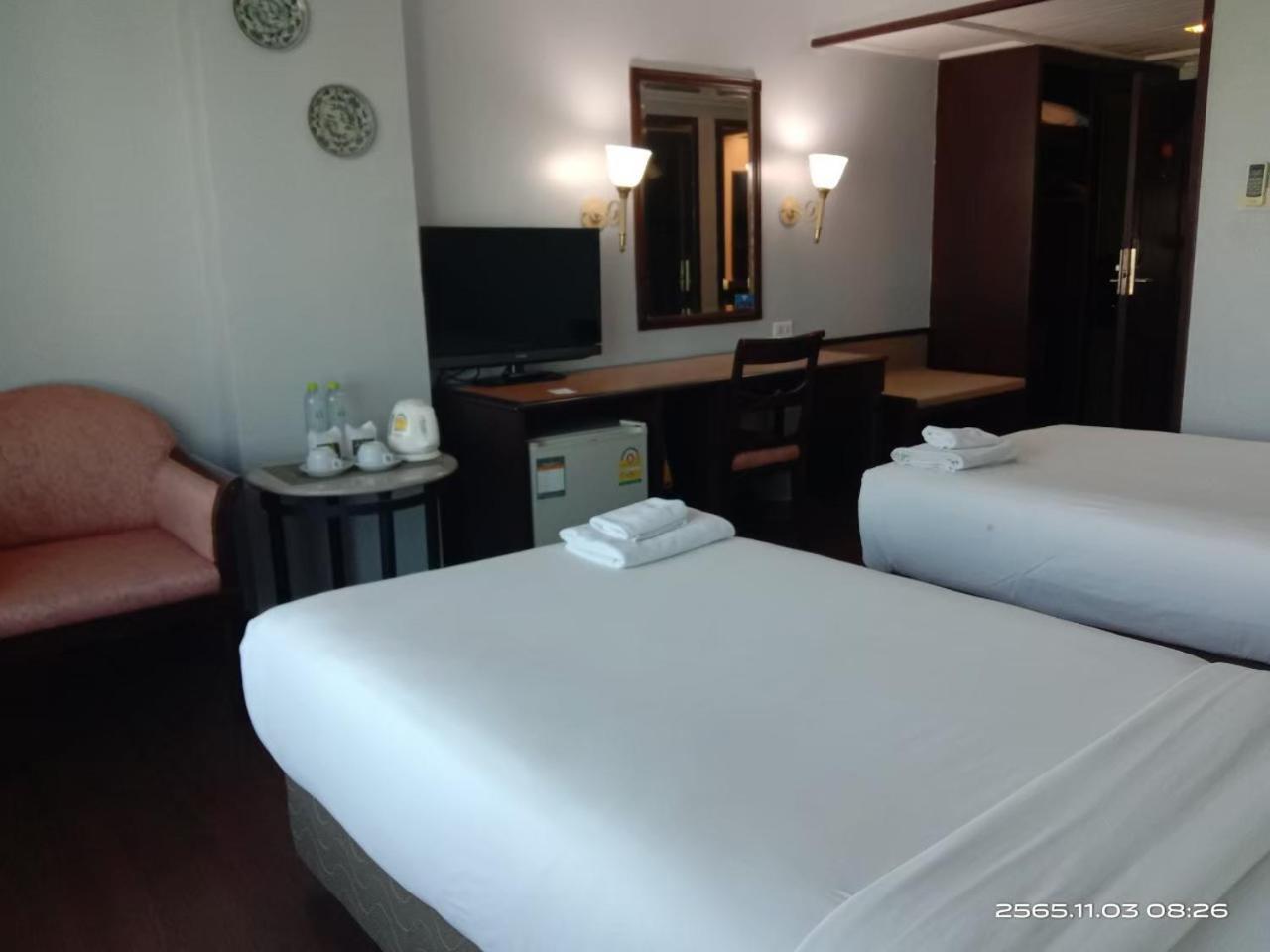 Mayflower Grande Hotel Phitsanulok Ngoại thất bức ảnh