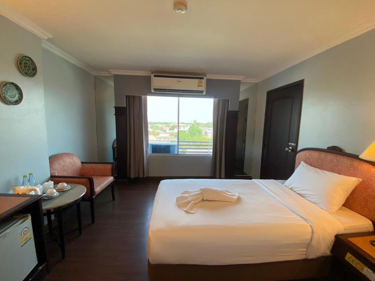 Mayflower Grande Hotel Phitsanulok Ngoại thất bức ảnh