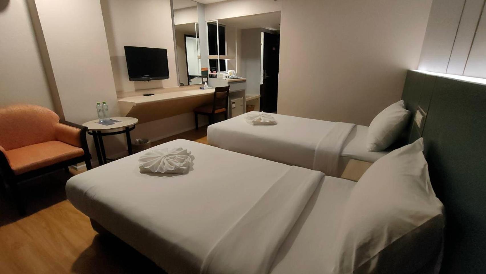 Mayflower Grande Hotel Phitsanulok Ngoại thất bức ảnh