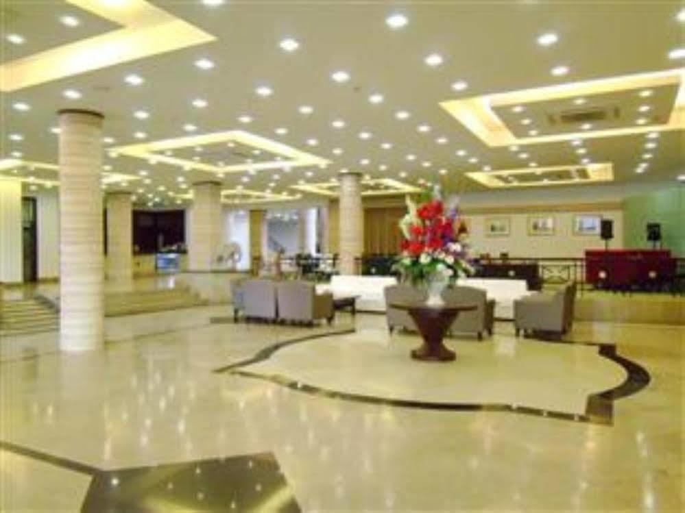 Mayflower Grande Hotel Phitsanulok Ngoại thất bức ảnh
