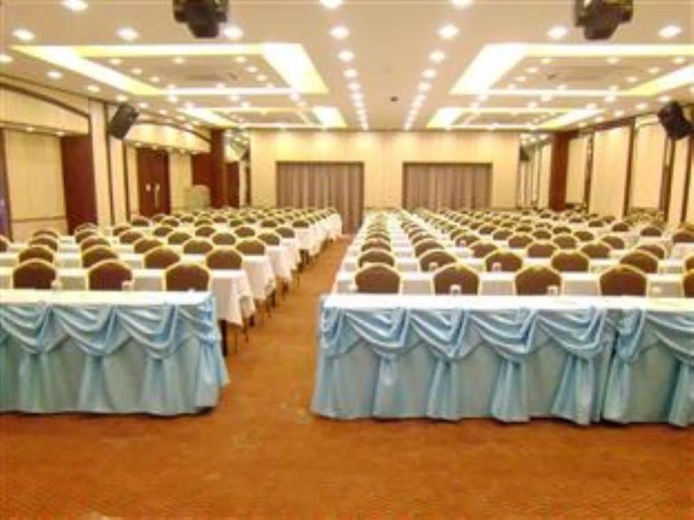 Mayflower Grande Hotel Phitsanulok Ngoại thất bức ảnh